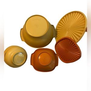 Vintage 70’s Tupperware!! Yellow Lg/ orange Sm tubs - use - 6 bowls